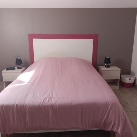 Appartement Le Romarin Mallemort Exterior foto